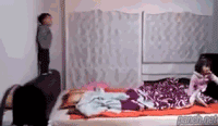 쓰리쿠션 박치기.gif