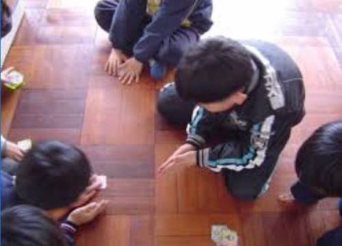 추억의 쉬는시간 교실 뒤.jpg