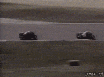 오토바이 싱크로나이즈 사고.gif