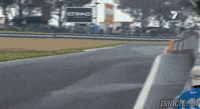 어디보자 2등이 얼만큼 따라왔나.gif