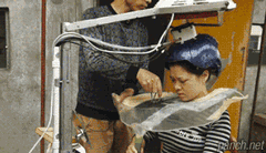 머리 감겨주는 기계.gif