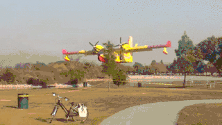 소방비행기 물채우는 방법.gif