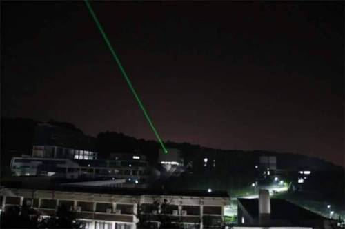 레이저 포인터의 위험성.jpg