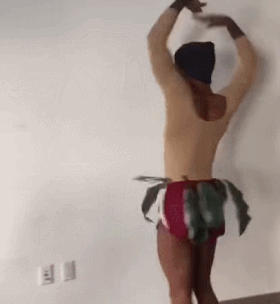 위협적인 호두까기 인형.gif