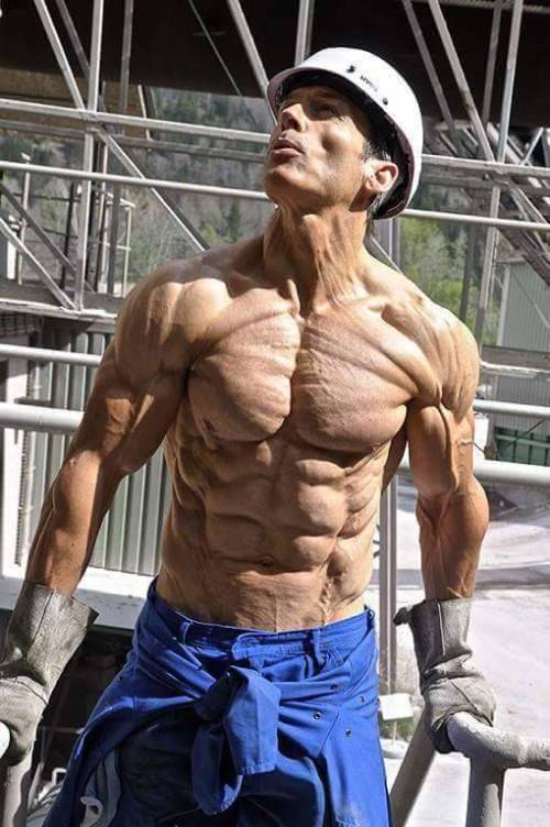 흔한 노가다근육.jpg