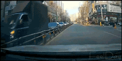 반응쩌는 운전자 ㄷㄷㄷ .gif