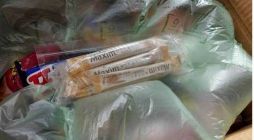 군인 친구에게 맥심 선물.jpg