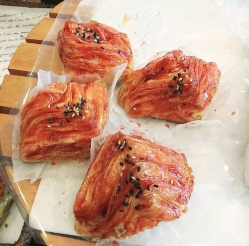 참깨 올린 김치.jpg
