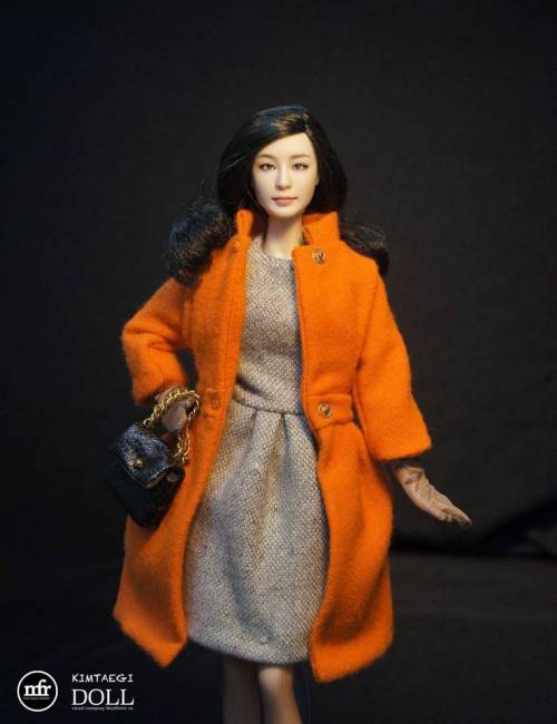 김연아로 리페인팅한 바비인형.jpg