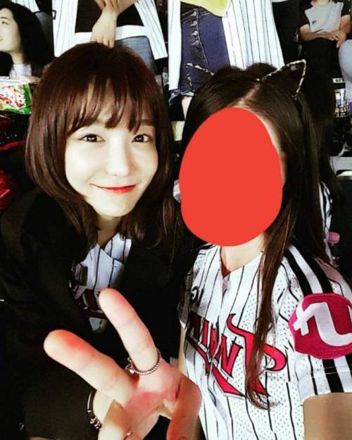 사진 찍어 주고 욕먹는 신소율