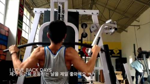 [스압]어느고딩의 1년동안 몸짱만들기.jpg