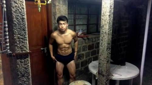 [스압]어느고딩의 1년동안 몸짱만들기.jpg