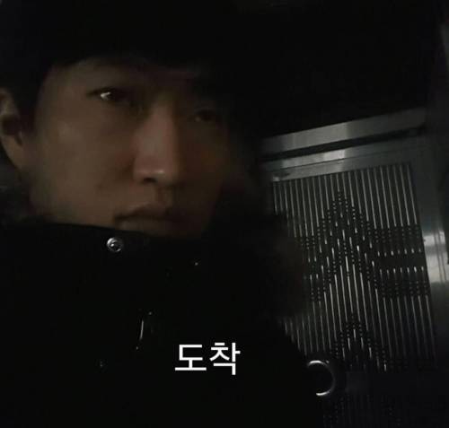조카한테 닌텐도 게임기 뺏긴 남자.jpg