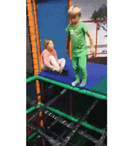 기묘한 놀이 시설.gif