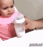 아기가 원하는 것.gif