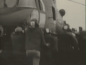 항모에서 멀쩡한 헬리콥터 버리기.gif