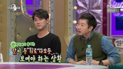 연극하다가 죽을뻔.gif