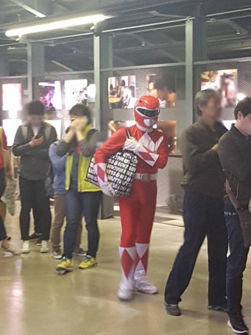파워레인져 시사회간 루리인 ㄷㄷㄷ.jpg