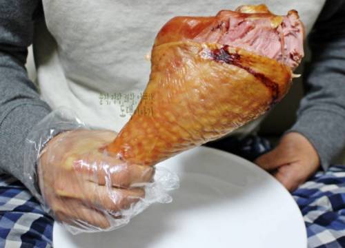 다리 1개로 한끼 해결하는 블로거