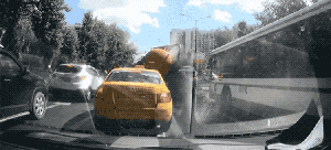 무더위에 똥차 폭발.gif