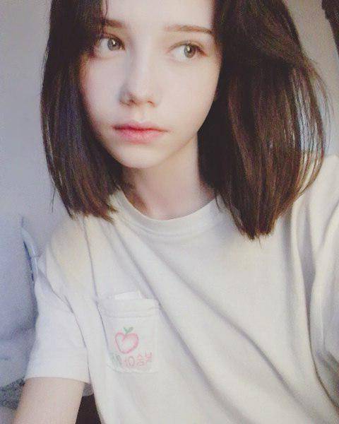 혜리 닮은 서양인.jpg