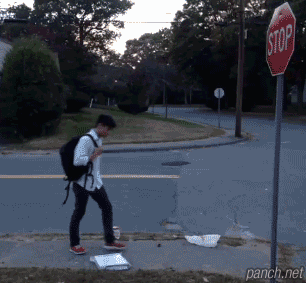 갑자기 땅이 뒤집힘.gif