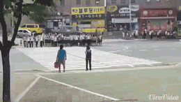 지각 1분전.gif