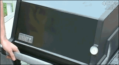 소시지는 그릴에 구어야 제맛.gif
