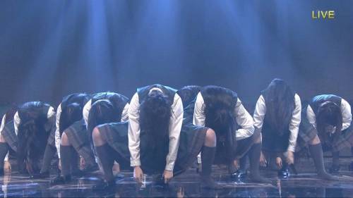 충격적인 일본 여자아이돌 안무.gif