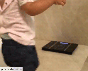 몸무게 리액션.gif
