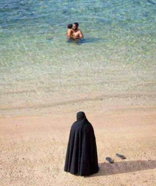 무슬림 가족의 피서.jpg