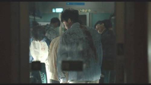 인간을 발견한 좀비.jpg