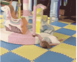투정 부리기가 먹히지 않는다.gif