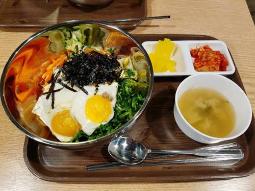 홍대 5000원...비빔밥 무한리필..jpg