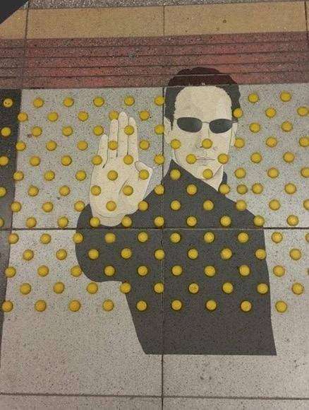 특이점이 온 보도블럭.jpg