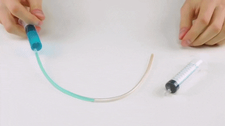 주사기로 만드는 장난감.gif
