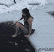 잠수 후 당황한 여자.gif