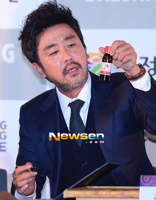 홍초는 공식석상에 음료 협찬을 하지 말아야.jpg