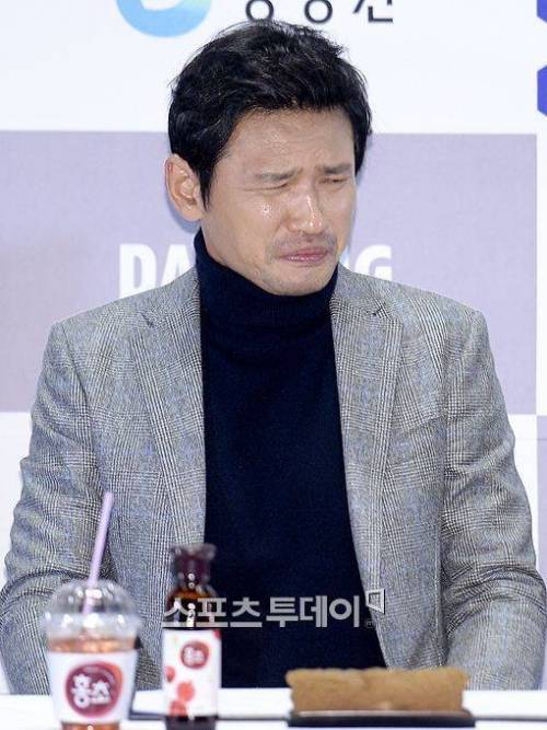 홍초는 공식석상에 음료 협찬을 하지 말아야.jpg