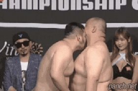격투기 사상 최고의 신경전.gif