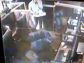PC방 알바의 멘붕.gif