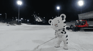 이보시오 흰놈이랑 검은놈이랑 누가 더 일을 잘하오.gif