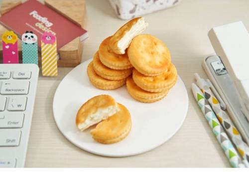 쩌는 휴대폰 거치대.jpg