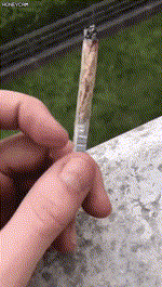 아파트 흡연 이웃집에게 딱걸림.gif