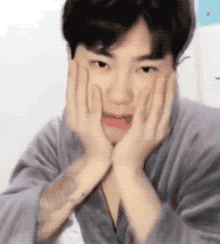 대륙에서 유행중인 하관의 중요성.gif