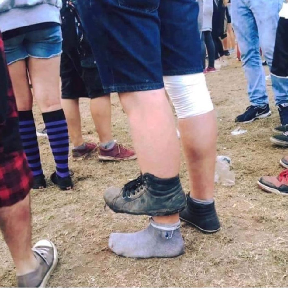 무언가 사연이 있을 것 같은 사진들.jpg
