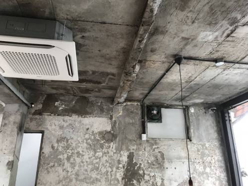 빵집카페의 인테리어.jpg