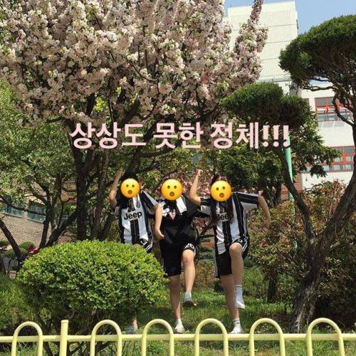 인싸들의 사진 포즈.jpg