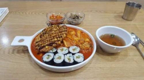 8000원짜리 혼종메뉴.jpg