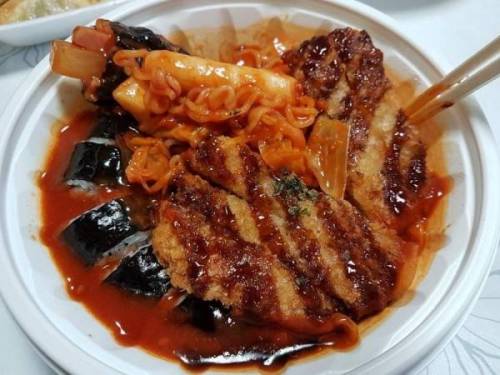 8000원짜리 혼종메뉴.jpg
